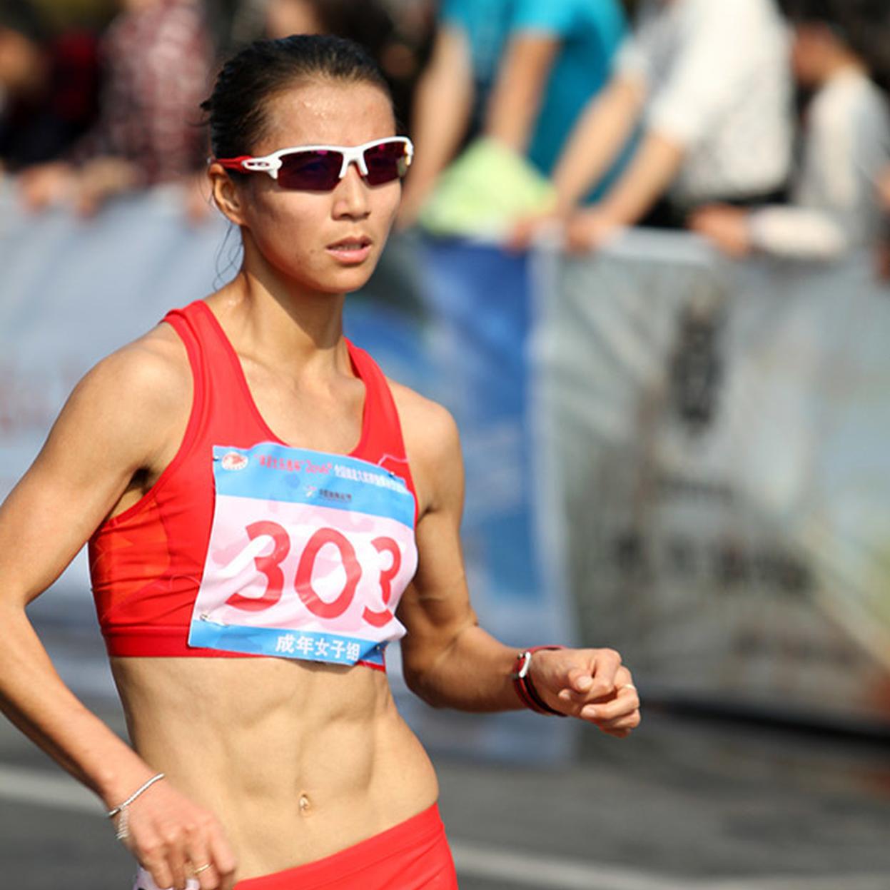 再摘一枚奖牌！中国选手刘虹夺得女子20公里竞走铜牌_手机新浪网