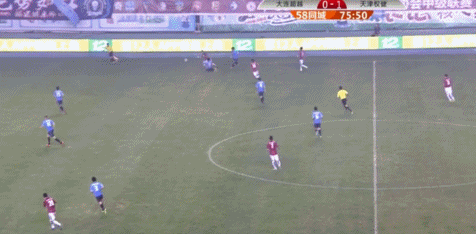 天津权健在第36分钟打破场上僵局,福尔曼头球解围出现失误,将球传至