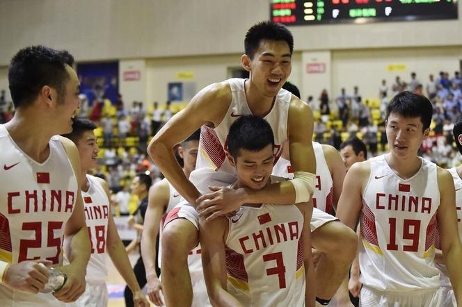 热身-方硕绝杀国奥男篮1分险胜立陶宛