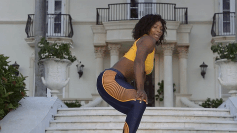 或者说,每个人都应该试着跳一跳电臀舞.