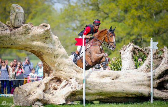 继续战斗!华天将出战奥运马术三项赛越野赛(图)