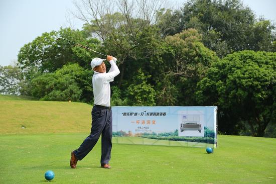 “鹏轩杯”一杆进洞邀请赛落幕 小马哥73杆赢总杆冠军