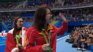 美媒给傅园慧跪了:奥运属于她 我们只有看的份儿