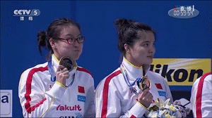 美媒给傅园慧跪了:奥运属于她 我们只有看的份儿