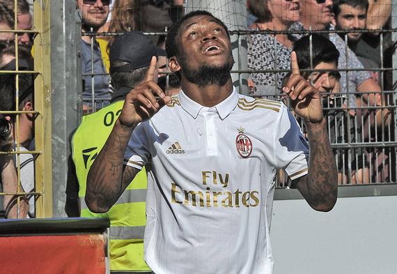 AC米兰 阿德里亚诺 蒙特拉 热身-阿德里亚诺2