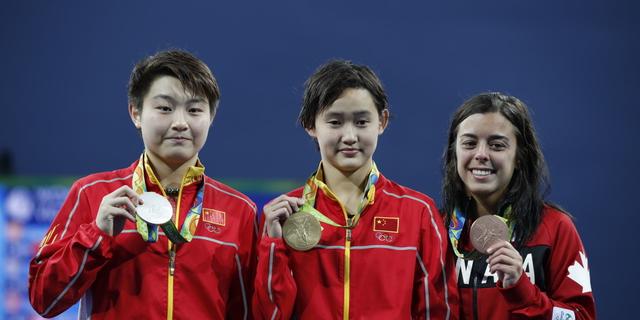 颁奖-任茜司雅杰包揽金银