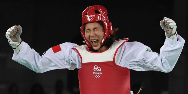 郑姝音完胜对手夺冠