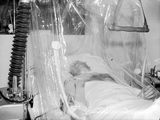 巴斯比曾经在慕尼黑空难中身负重伤