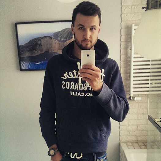 阳光帅气的大男孩儿