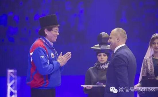 （托雷在领奖）