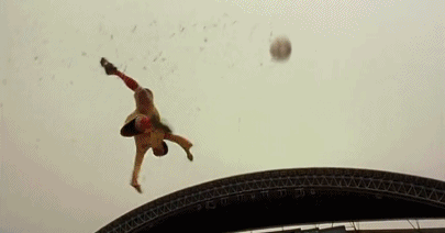 少林足球成真了!前欧洲杯妖人战斧式倒钩|gif