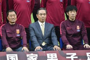 蔡振华赴武汉看望国足 蒿俊闵:目标就是出线