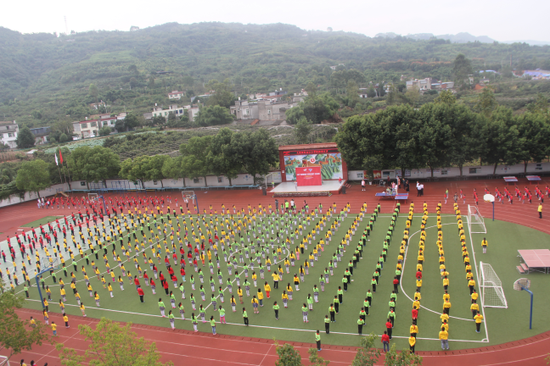 "阳光排舞进校园"公益活动天府新区合江小学报道