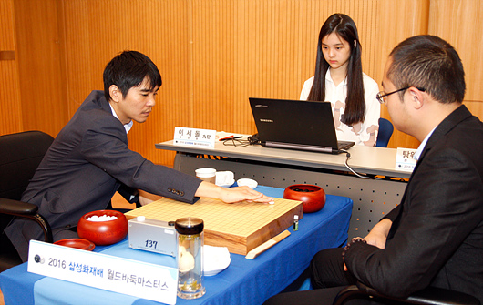 韩国的世界围棋大赛的记谱工作大都由职业棋手完成