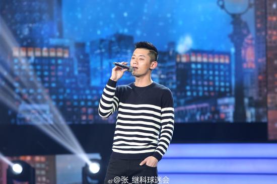 作诗又飙歌!张继科重阳节晚会致敬老运动员_乒乓球