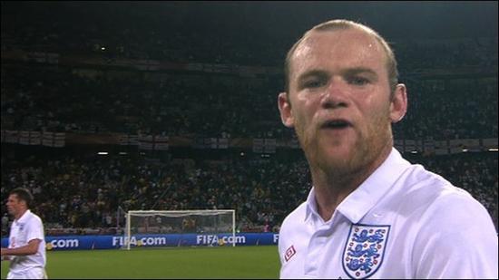 镜头前对着发出嘘声的球迷发飙