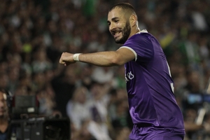 西甲-C罗破门伊斯科2球 皇马6-1大捷终结3连平