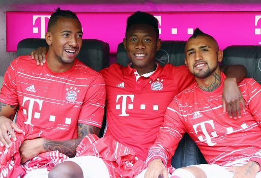 瓜帅对阿拉巴(中)十分欣赏