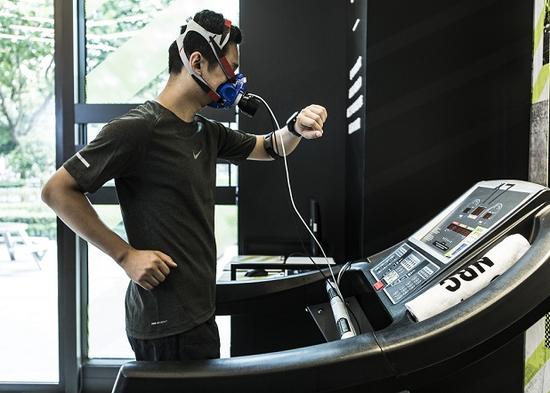 周兆平:走下手术台跑上赛道 奔向上海马拉松_