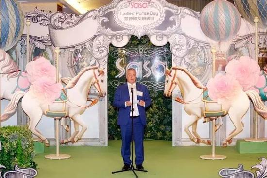 香港赛马会再办时尚盛宴 优雅女郎唐嫣盛装出