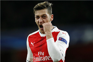 欧冠-厄齐尔帽子戏法 桑切斯进球 阿森纳6-0大胜