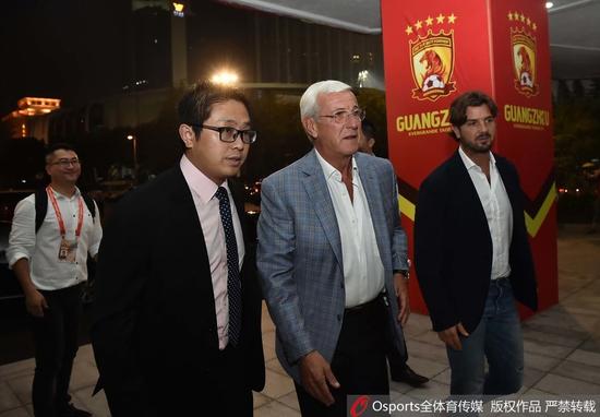 里皮与刘永灼现身天河体育场