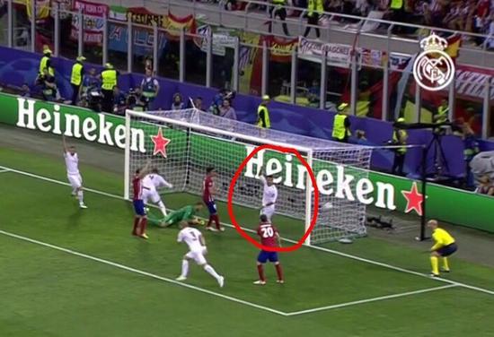 欧冠决赛，皇马进球后C罗举起手臂