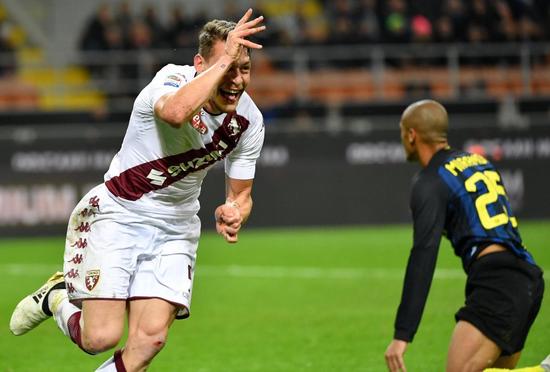 贝洛蒂庆祝进球