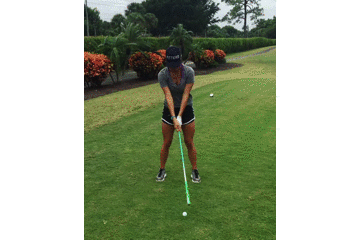 挥杆新玩法帅炸天!球杆旋转双手腾空接杆击球(gif)