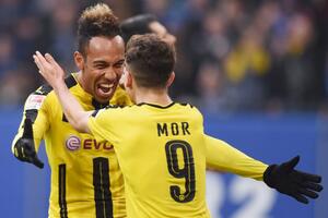 德甲-奥巴梅扬大四喜+助攻 多特客场5-2胜汉堡