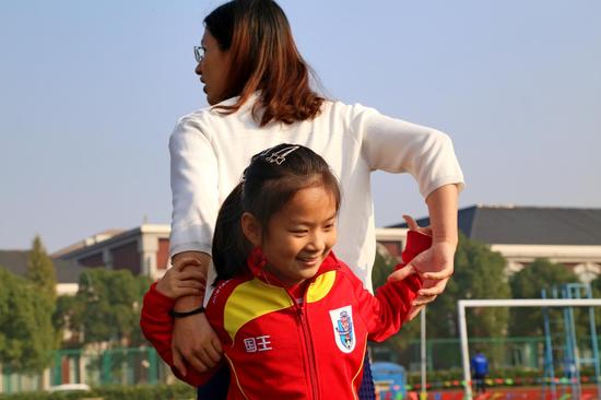 松江区第一届业余足球联赛开幕 35支球队参赛