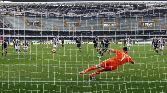 佩利西耶点球攻破布冯球门