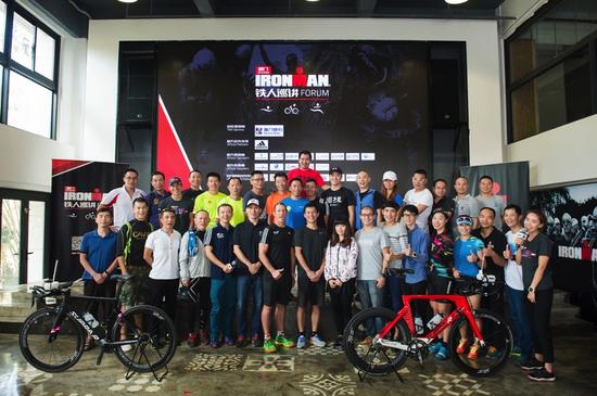 IRONMAN铁人巡讲厦门站合影