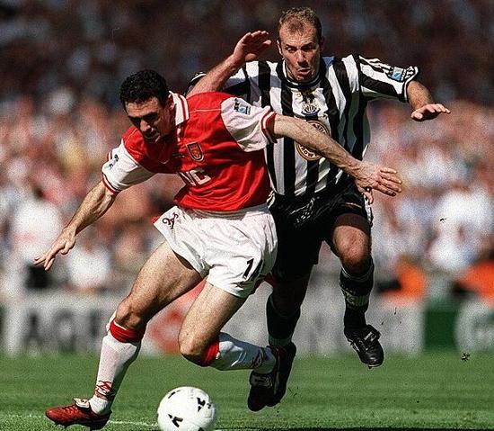 基翁与希勒肉搏