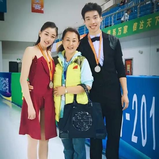 周六下午与中国花滑队相约路演 隋文静/韩聪登场