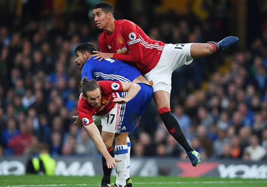 斯莫林这次也留在了卡灵顿基地