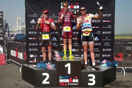 2016厦门银行IRONMAN 70.3厦门站男子前三名 图片BY张林陶/Getty Images