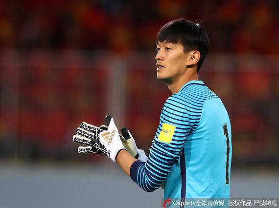 颜骏凌神扑力阻对手爆射|GIF