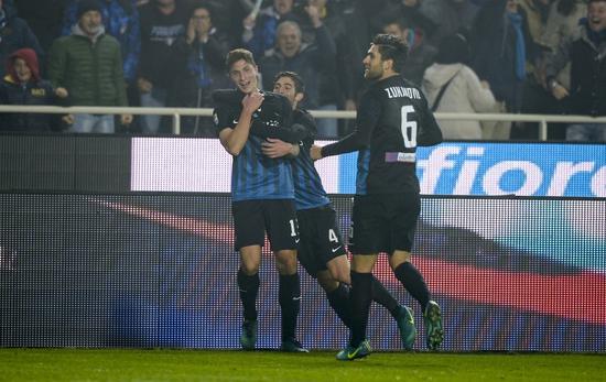 卡尔达拉庆祝进球