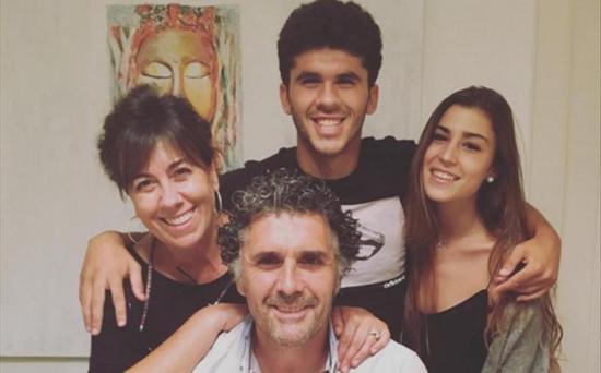 阿莱尼亚的父亲也曾是职业球员