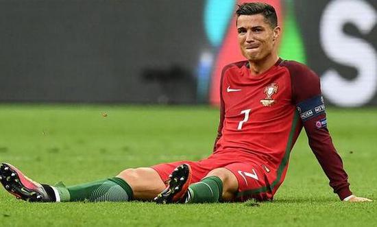 欧洲杯决赛，C罗遗憾伤退