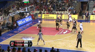 翟逸隔扣汤普森