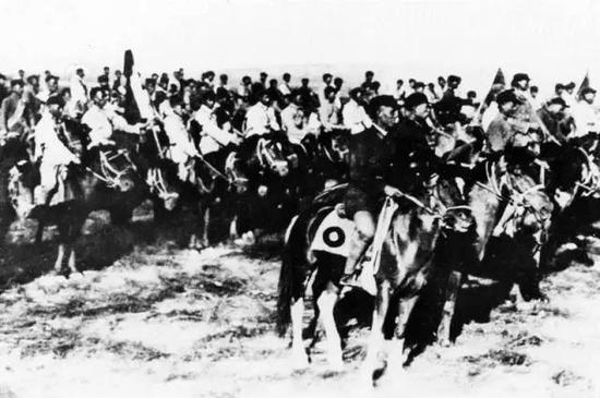 五大联赛球员收入_五大联赛球员薪水一览：哪家豪门最大方？