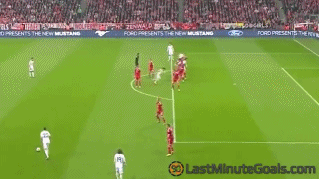 拉莫斯对阵拜仁4分钟连进2球