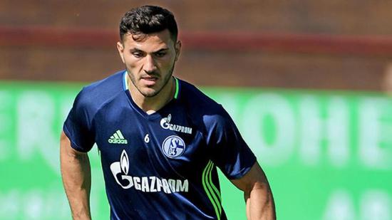 科拉希纳茨身材高大、冲击力强