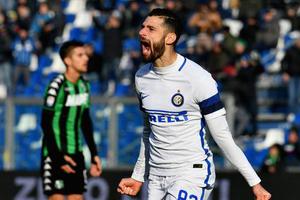 意甲-砍刀破门+中柱二弟助攻 10人国米首夺3连胜