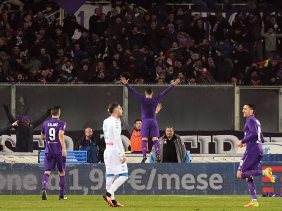 萨拉特反超比分后同样脱衣庆祝