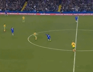 罗本主导的快速传切，抓住瞬时的空当