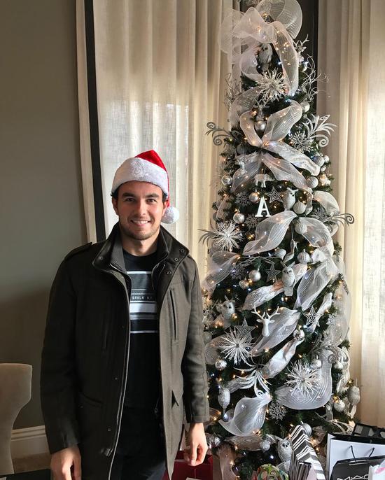 佩雷兹自己庆祝