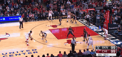 这一次,巴特勒展现出了杀手本色,并命中了一个压哨的中距离跳投.